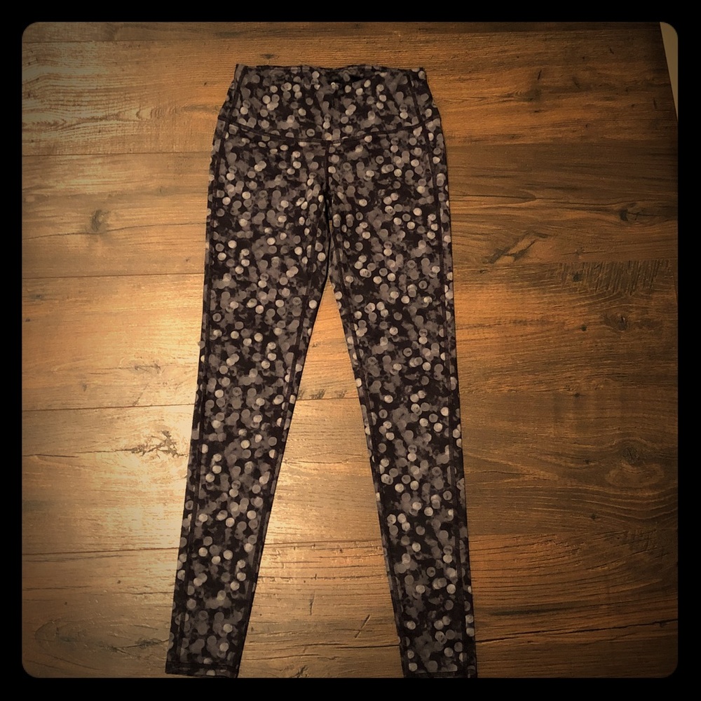 Athleta leggings, very fun print, like new!